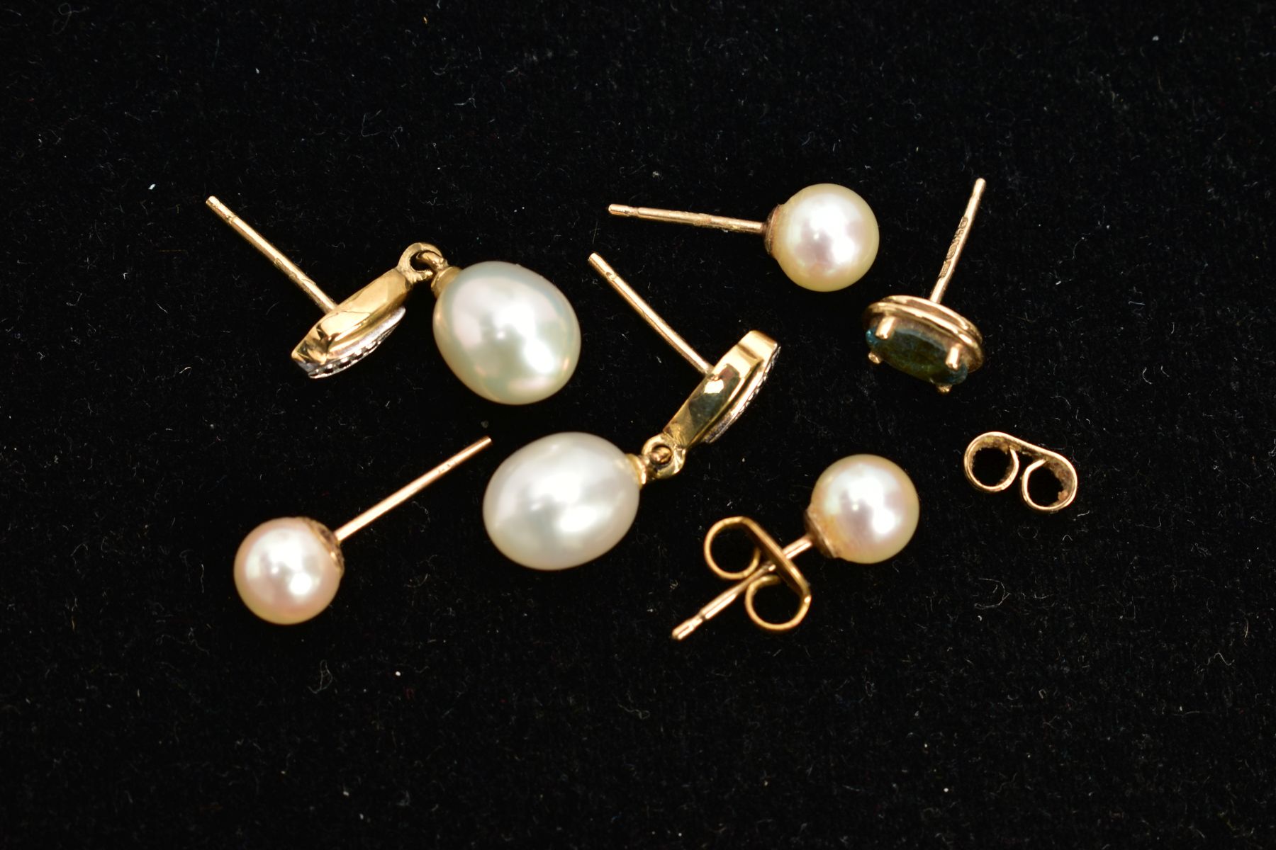 A PAIR OF CULTURED PEARL DROP EARRINGS AND OTHERS, baroque cultured drop earrings, fitted with - Image 2 of 3