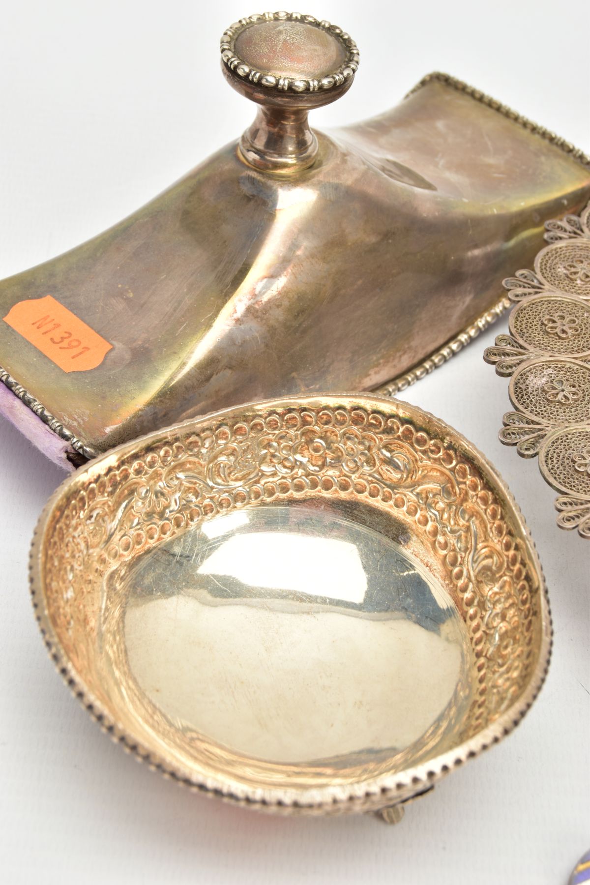 A SELECTION OF WHITE METAL ITEMS, to include a pair of enamel silver cufflinks, hallmarked - Image 2 of 5