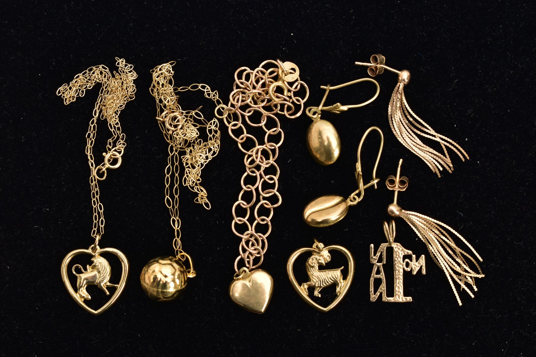 A BAG OF ASSORTED YELLOW METAL JEWELLERY, to include a cable chain bracelet fitted with a plain - Image 2 of 2