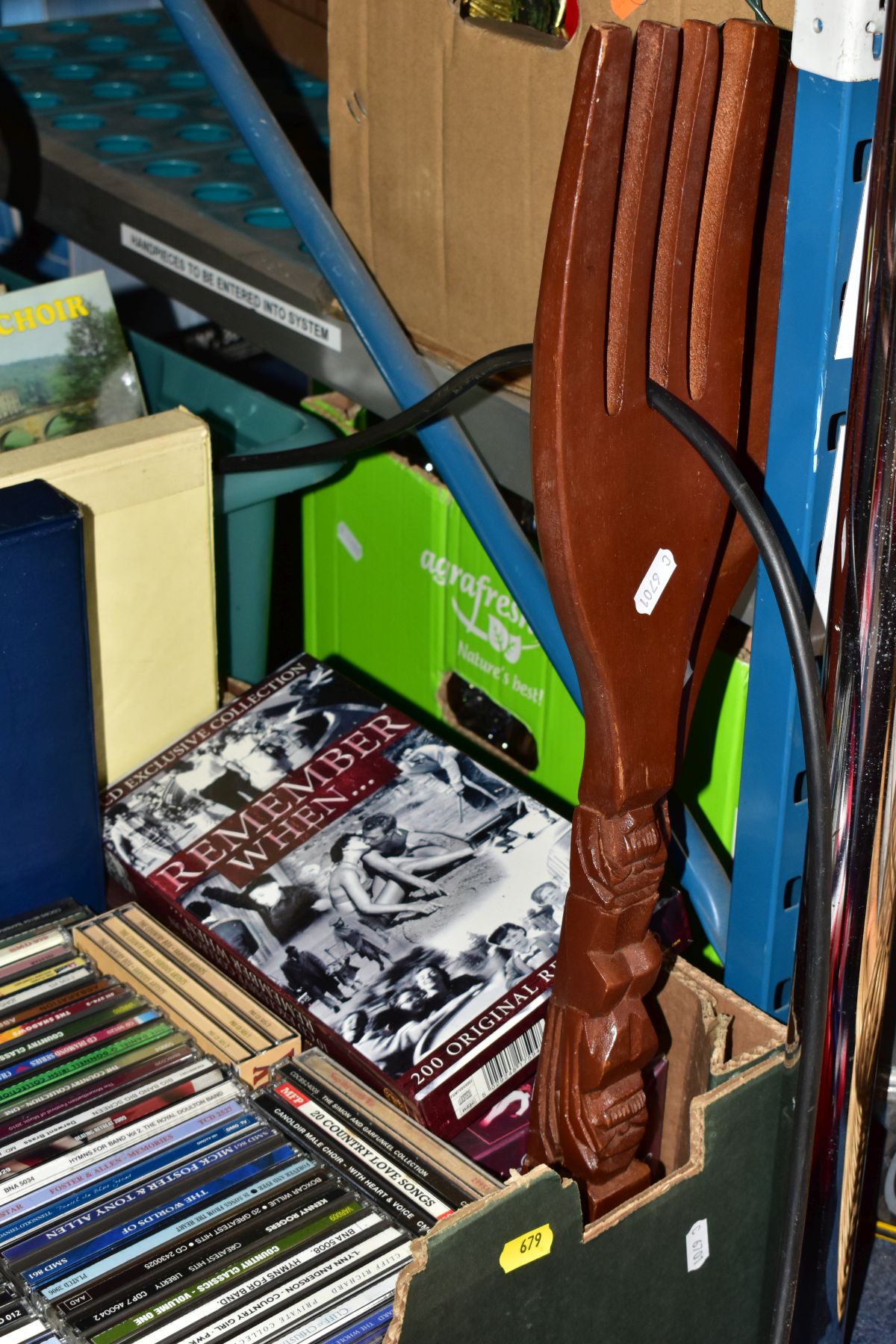 FOUR BOXES AND LOOSE LPS, CDS, WICKER BASKETS, LOOSE KITCHEN CUTLERY, METALWARE AND HOUSEHOLD - Image 6 of 14