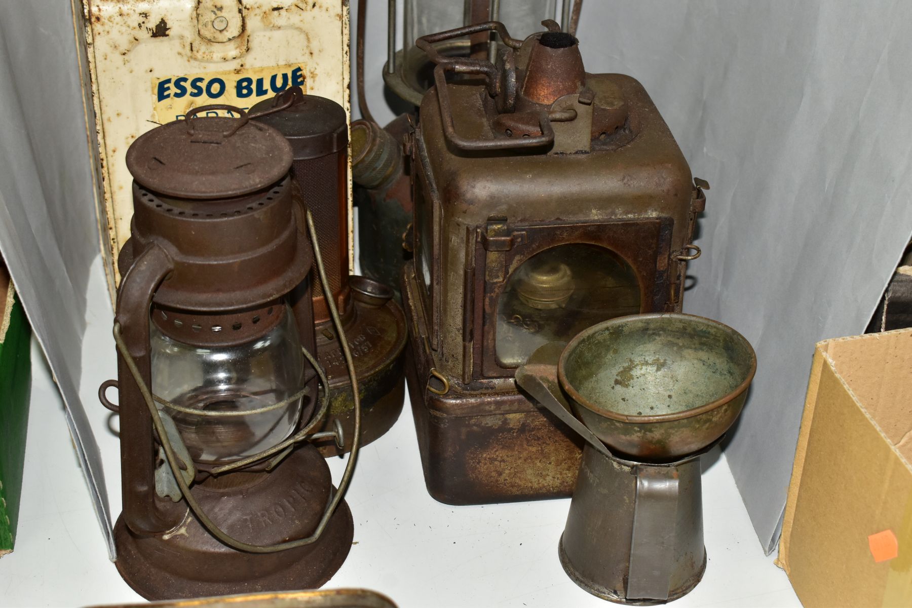 VINTAGE PETROL LAMPS, HEATER AND STOVE ETC, comprising a Radius No21 stove and accessories, - Image 3 of 7