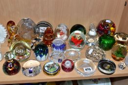 OVER TWENTY PAPERWEIGHTS AND A CAITHNESS GLASS VASE, mainly glass paperweights to include a Murano