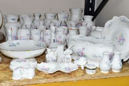 A QUANTITY OF AYNSLEY LITTLE SWEETHEART VASES AND OTHER GIFTWARES, to include twenty six vases (