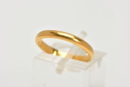 A 22CT GOLD BAND RING, a polished D shaped band, approximate width 3mm x depth 1.5mm, hallmarked