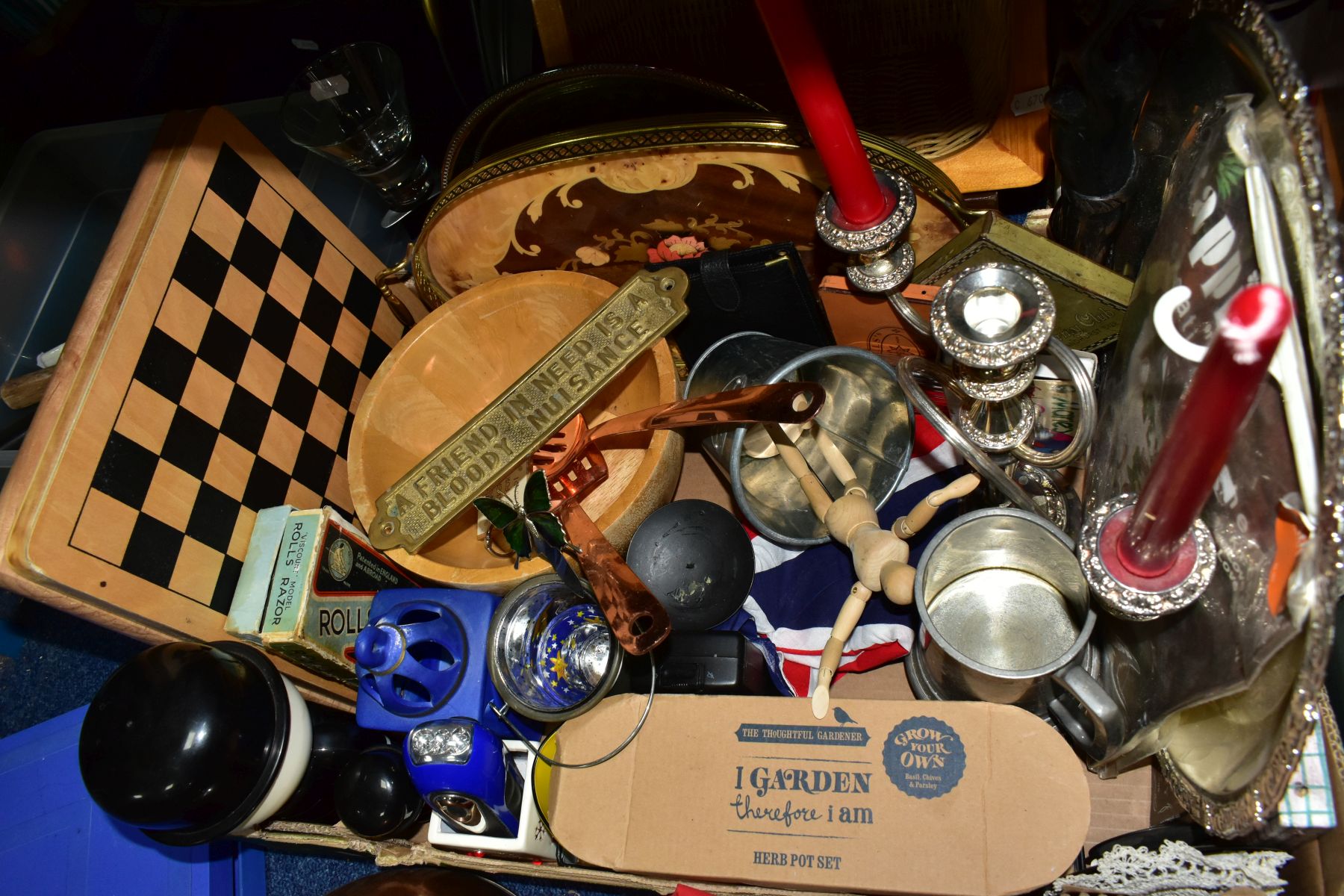 FOUR BOXES AND LOOSE LPS, CDS, WICKER BASKETS, LOOSE KITCHEN CUTLERY, METALWARE AND HOUSEHOLD - Image 7 of 14