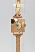 A LADYS 9CT GOLD 'ACCURIST' WRISTWATCH, hand wound movement, round gold dial signed 'Accurist, 21