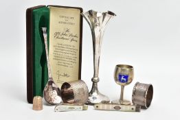 A SELECTION OF SILVER ITEMS, to include a weighted base posey vase, hallmarked London, a cased