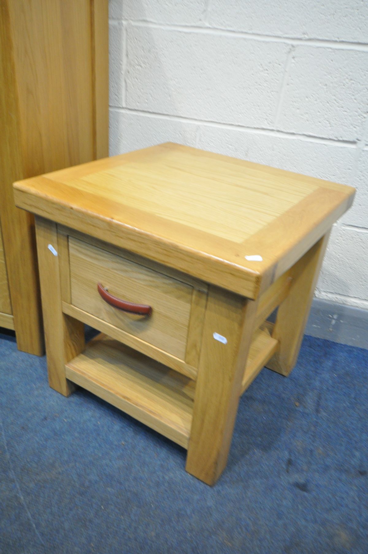 A 'GLOBAL HOME' LIGHT OAK SIDEBOARD with two drawers, width 120cm x depth 45cm x height 100cm, and a - Bild 3 aus 3