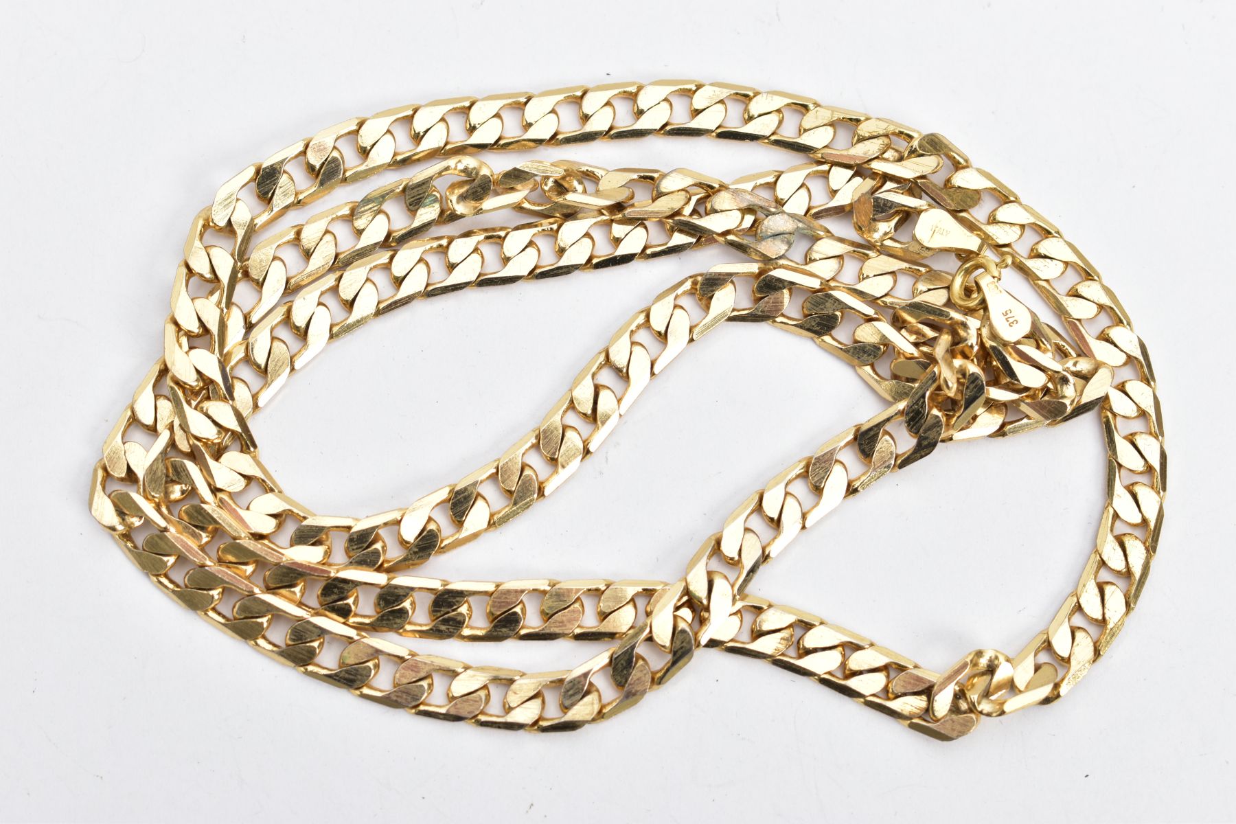 A 9CT GOLD CURB LINK CHAIN, a flat link yellow gold curb link chain, approximated dimensions - Image 2 of 2