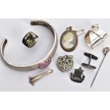 A BAG OF ASSORTED JEWELLERY, to include a carved abalone shell cameo, depicting a lady in profile,