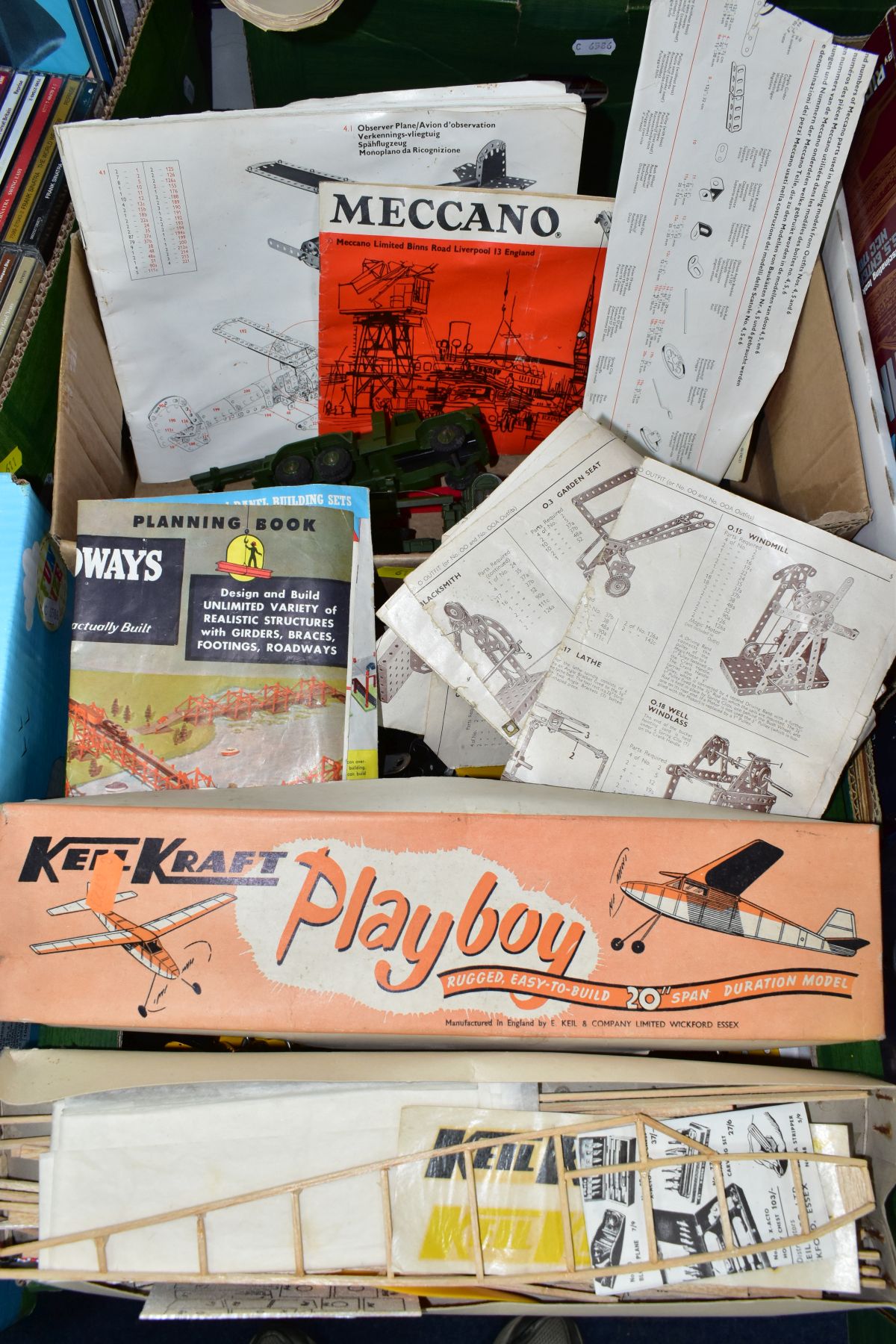 TWO BOXES OF MECCANO AND TOYS, to include a box of assorted Meccano parts, steam engine parts, - Image 3 of 4