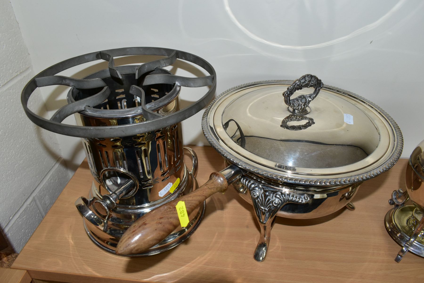 A MAPPIN AND WEBB PLATED EGG CODDLER, WITH A PLATED PAN ON BURNER STAND AND A PLATED SPIRIT - Image 6 of 9