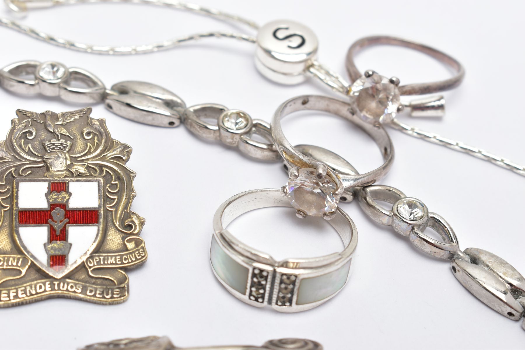 A BAG OF ASSORTED WHITE METAL ITEMS, to include a silver 'Steward' fob medal pendant, worn red - Image 2 of 4