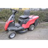 A MOUNTFIELD 827M RIDE ON LAWN MOWER with grass box (battery flat and doesn’t appear to charge so