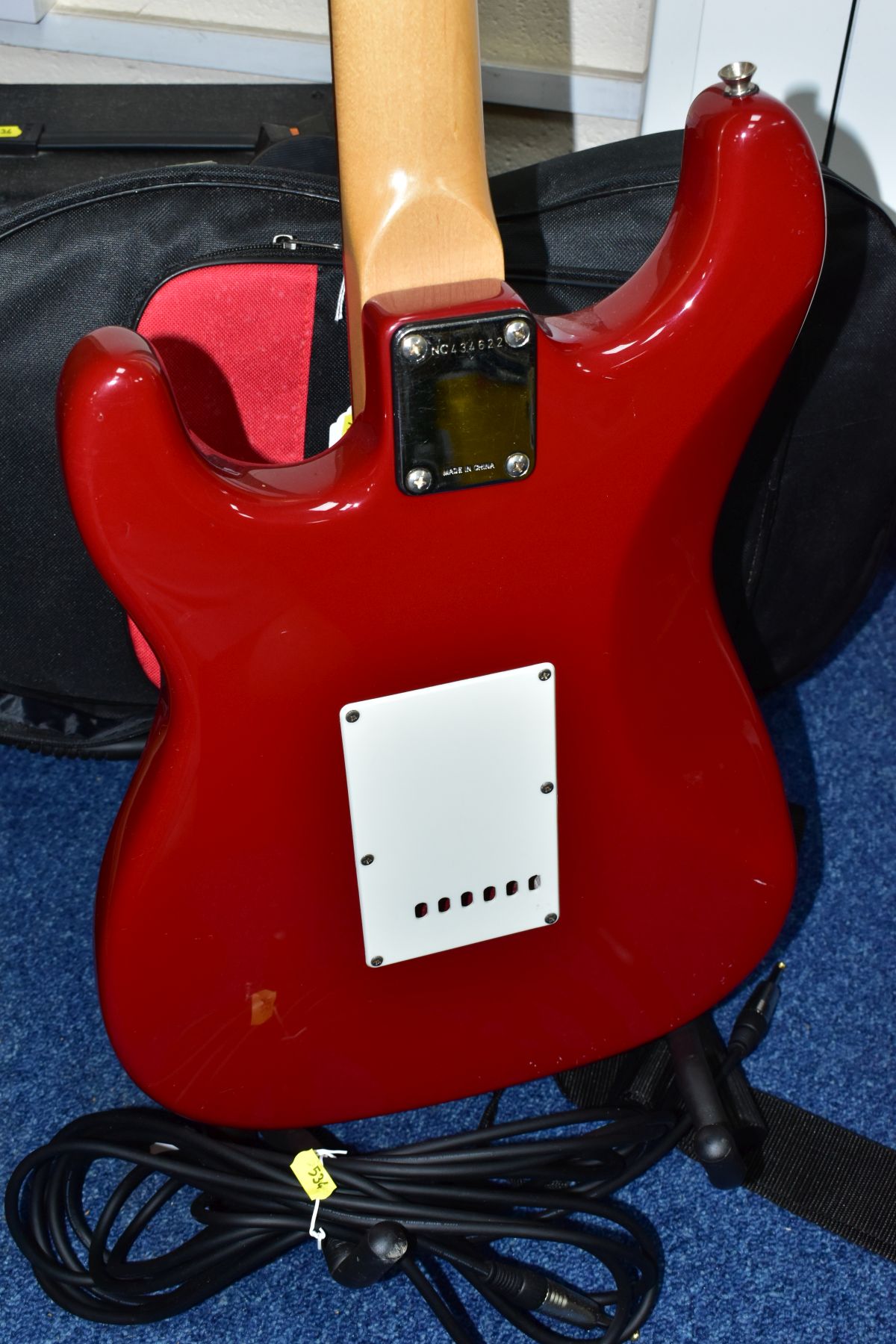 A SUNN MUSTANG ELECTRIC GUITAR, RED AND CREAM FINISH, serial number NC434622, made in China, - Image 4 of 8