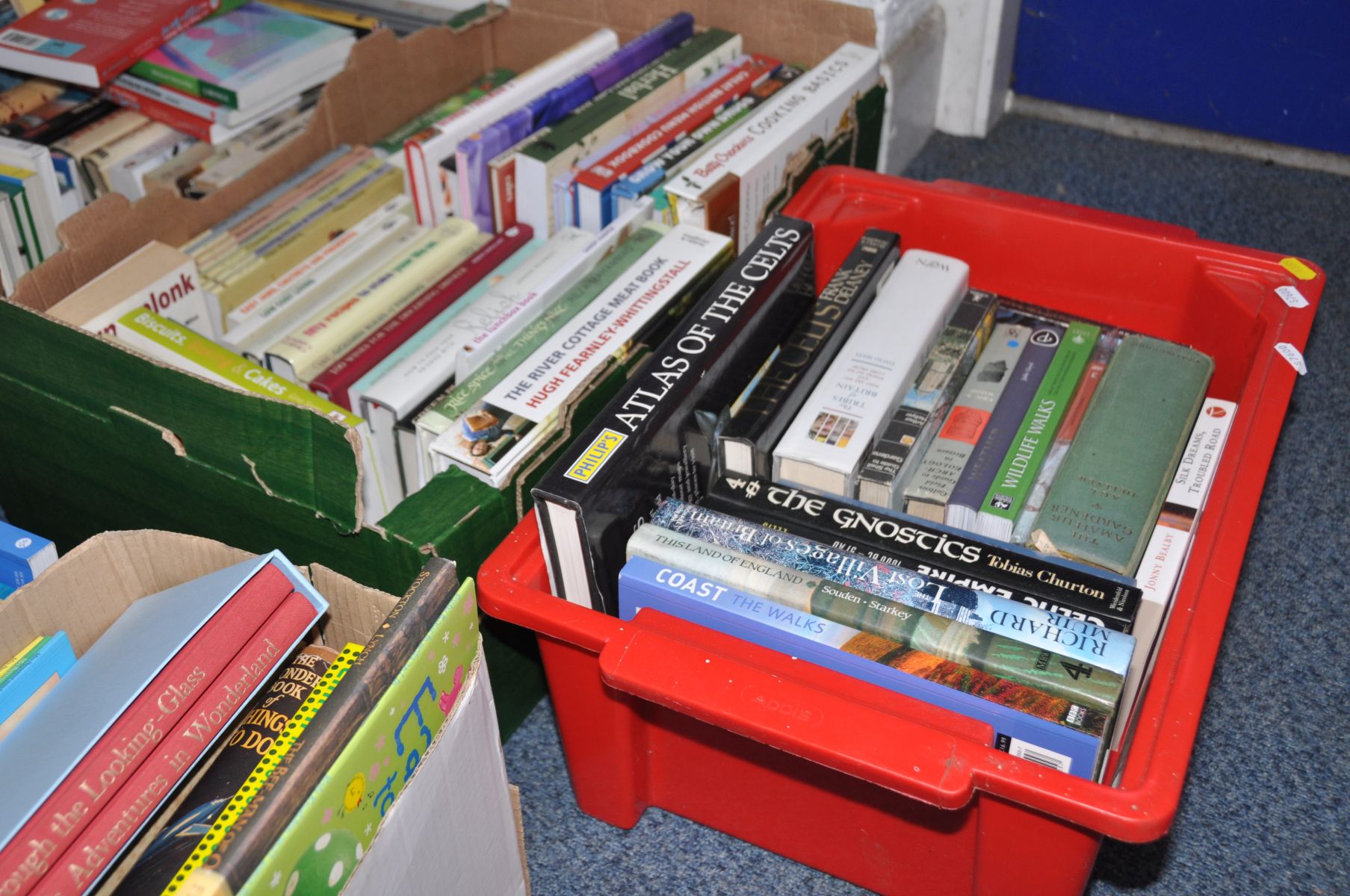 EIGHT BOXES OF HARDBACK AND PAPERBACK BOOKS, including cookery, baking, novels, hobbies, - Image 4 of 5