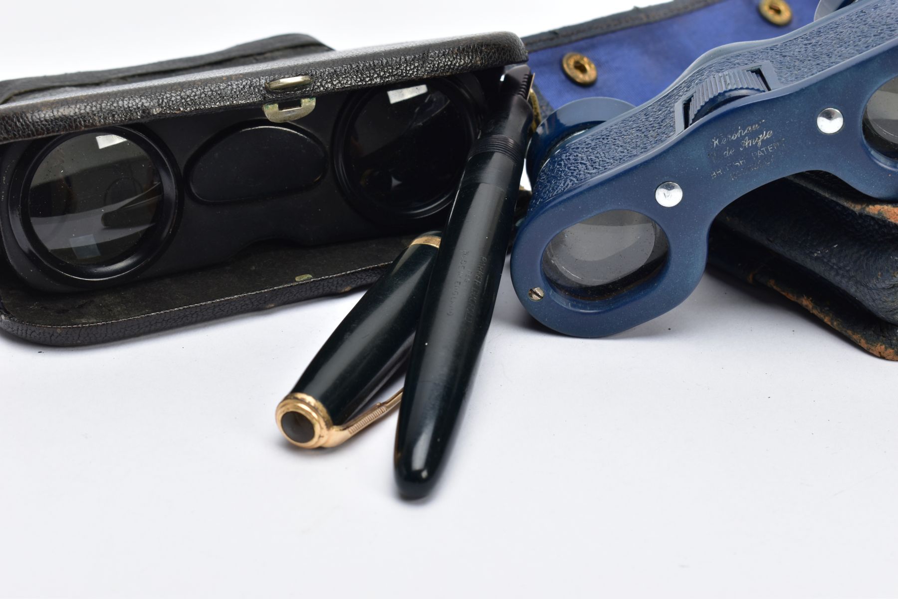 TWO PAIRS OF OPERA GLASSES AND A PARKER FOUNTAIN PEN, a cased pair of blue Kershaw opera glasses, - Image 3 of 4