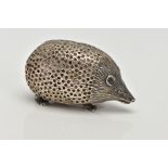 AN EARLY 20TH CENTURY SILVER PIN CUSHION, of a realistically textured hedgehog, openwork pin cushion