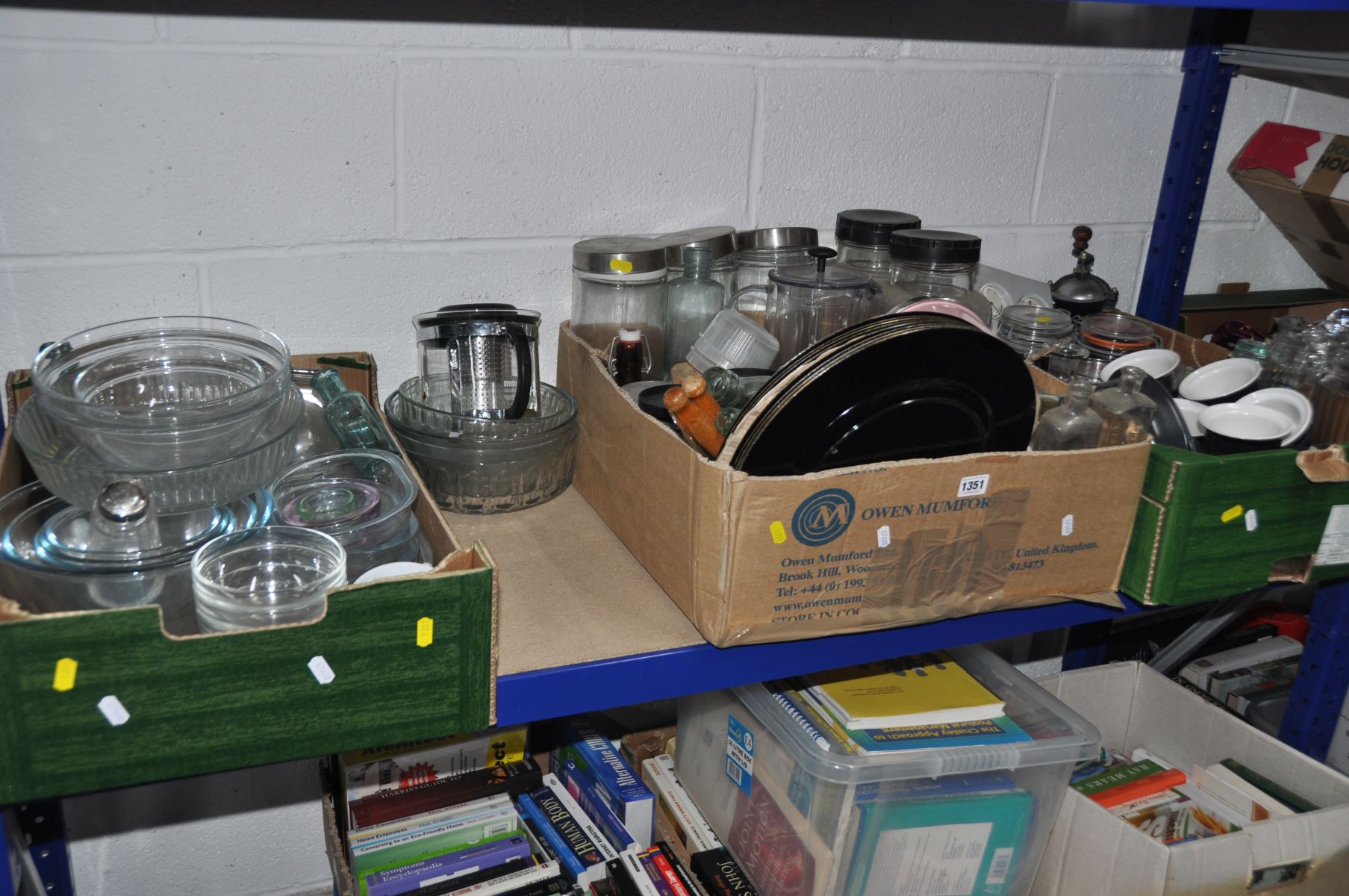 THREE BOXES AND LOOSE KITCHEN GLASSWARE, ETC, including Pyrex mixing bowls, glass and ceramic