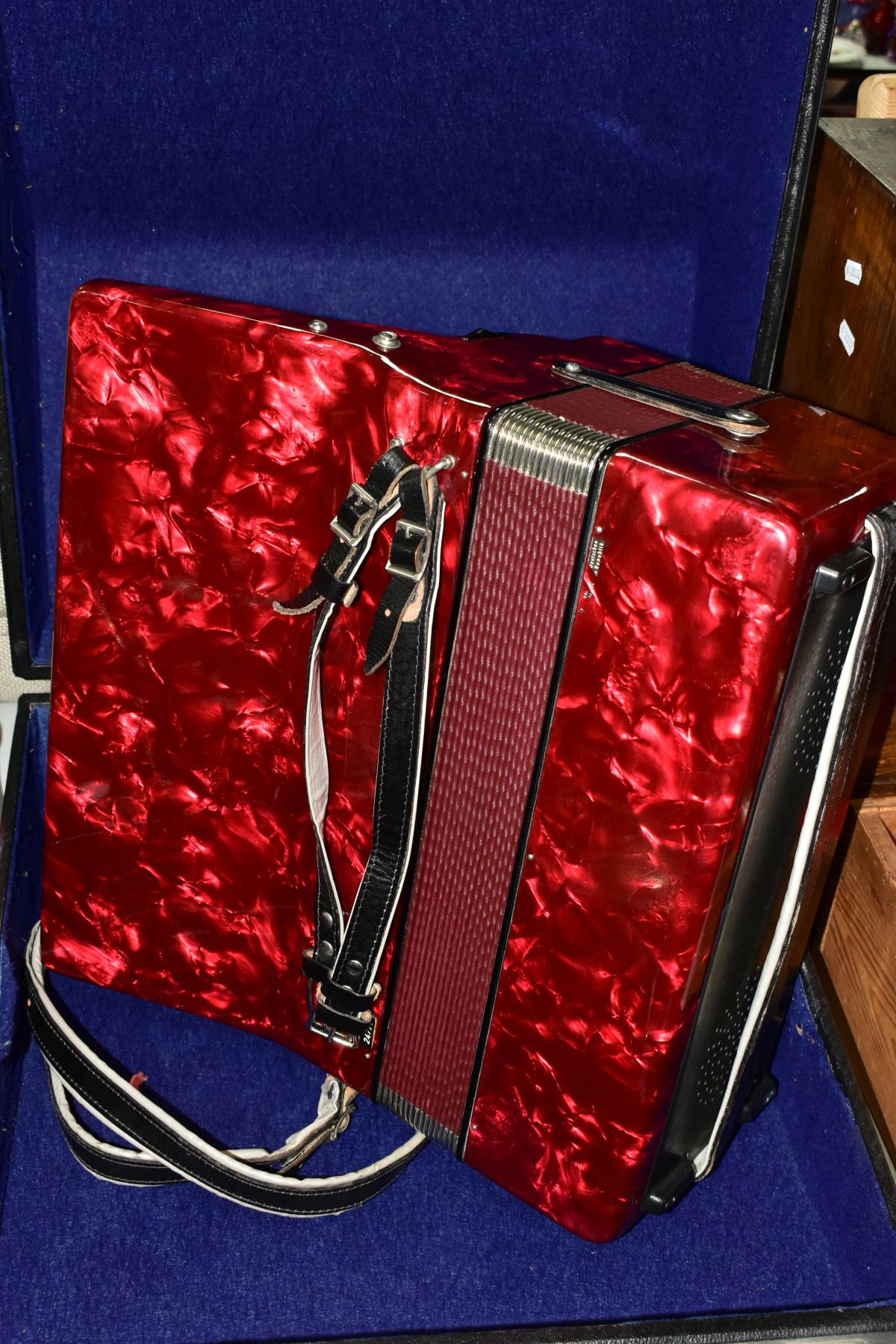 A CASED GALOTTA IDEAL 72 BASS ACCORDIAN, marbleised red case, serial number 24778 (Condition report: - Image 6 of 7