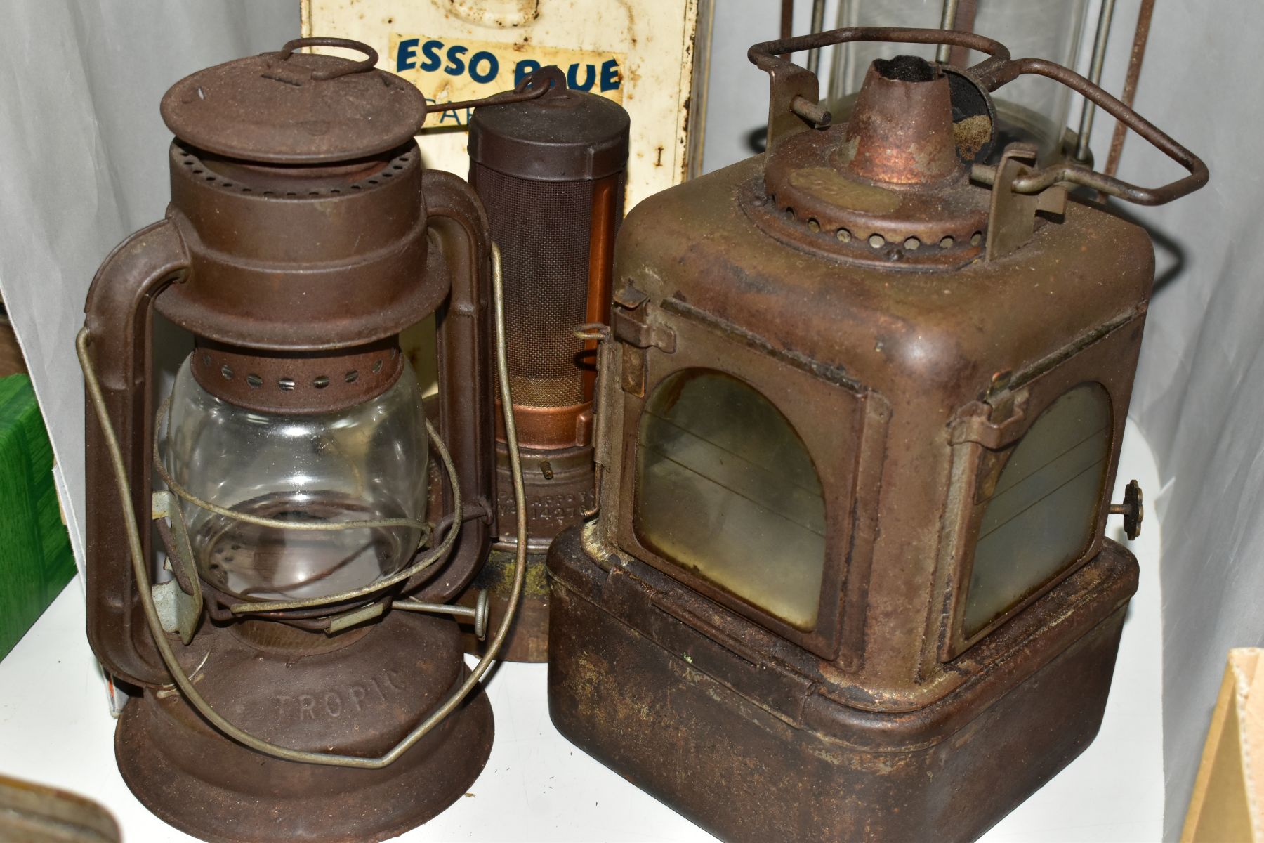 VINTAGE PETROL LAMPS, HEATER AND STOVE ETC, comprising a Radius No21 stove and accessories, - Image 6 of 7