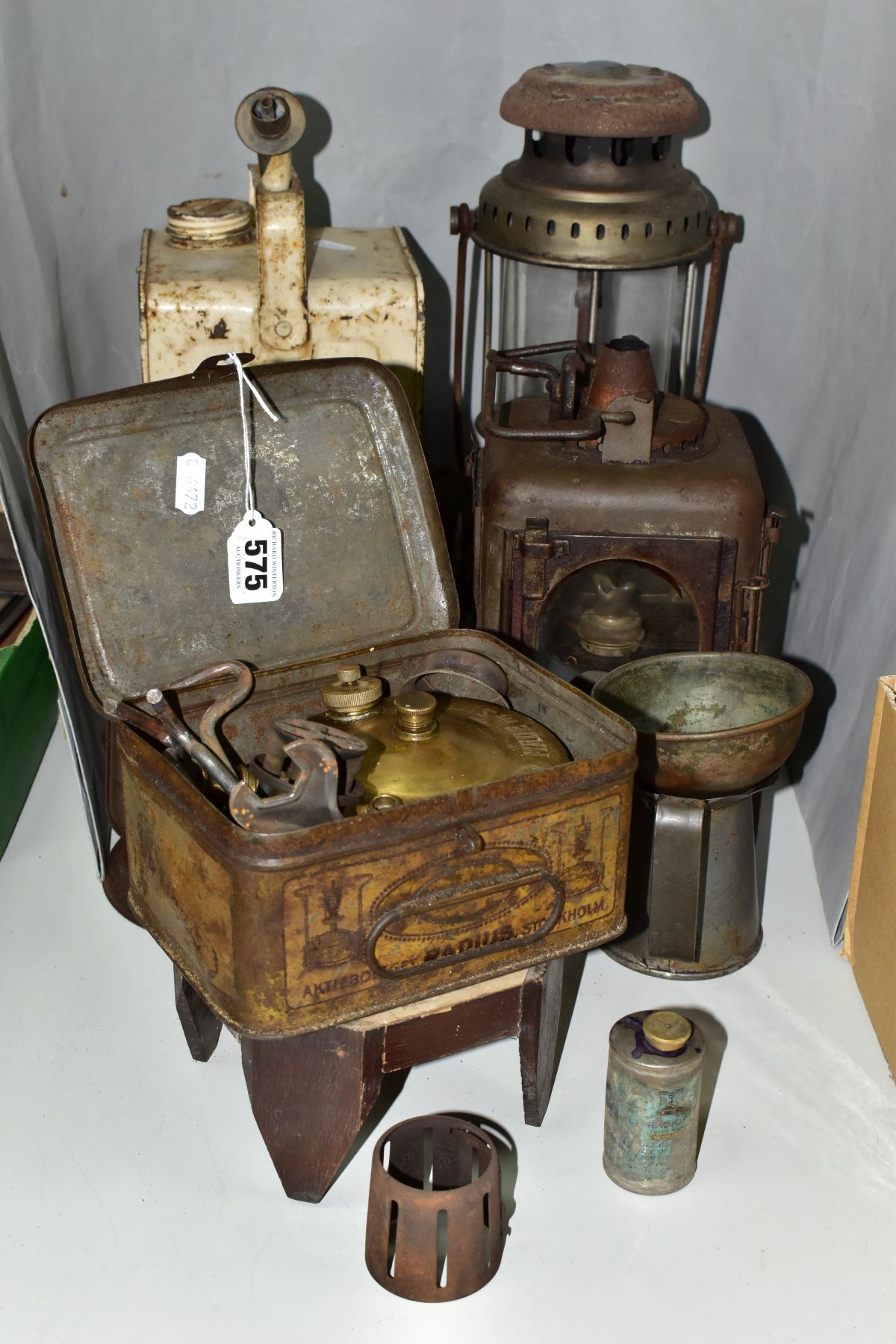 VINTAGE PETROL LAMPS, HEATER AND STOVE ETC, comprising a Radius No21 stove and accessories,