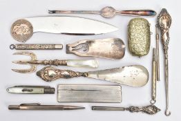 AN ASSORTMENT OF SILVER AND WHITE METAL ITEMS, to include a silver handled button hook and shoe horn