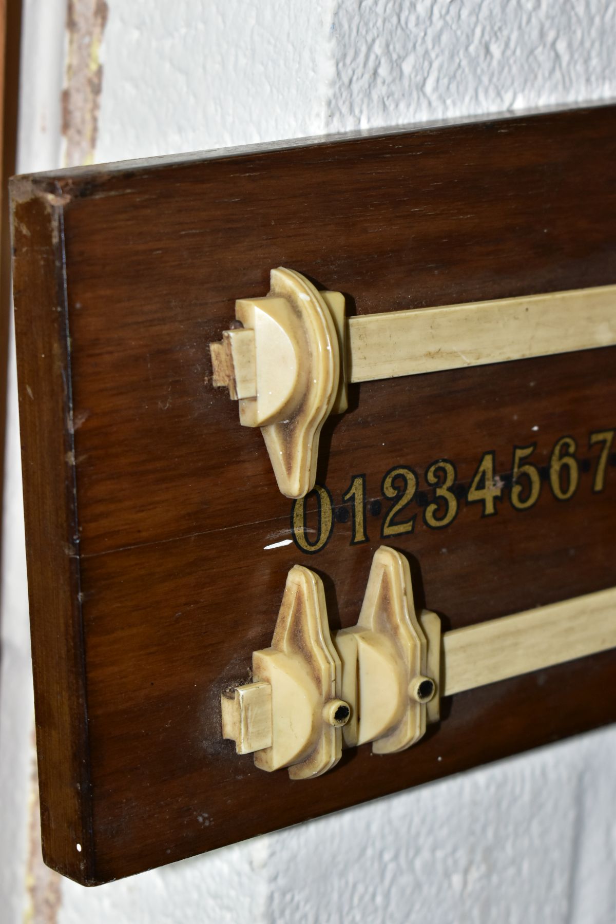 A VINTAGE RILEY MAHOGANY SNOOKER SCORE BOARD, approximate length 57cm - Image 2 of 3