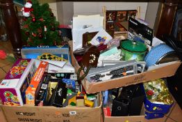 THREE BOXES AND LOOSE TOYS, GAMES, CHRISTMAS DECORATIONS AND SUNDRY ITEMS, to include twelve boxed