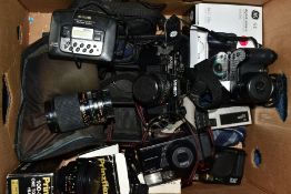 A BOX OF PHOTOGRAPHIC EQUIPMENT ETC, to include a Minolta X700 SLR 35mm film camera fitted with