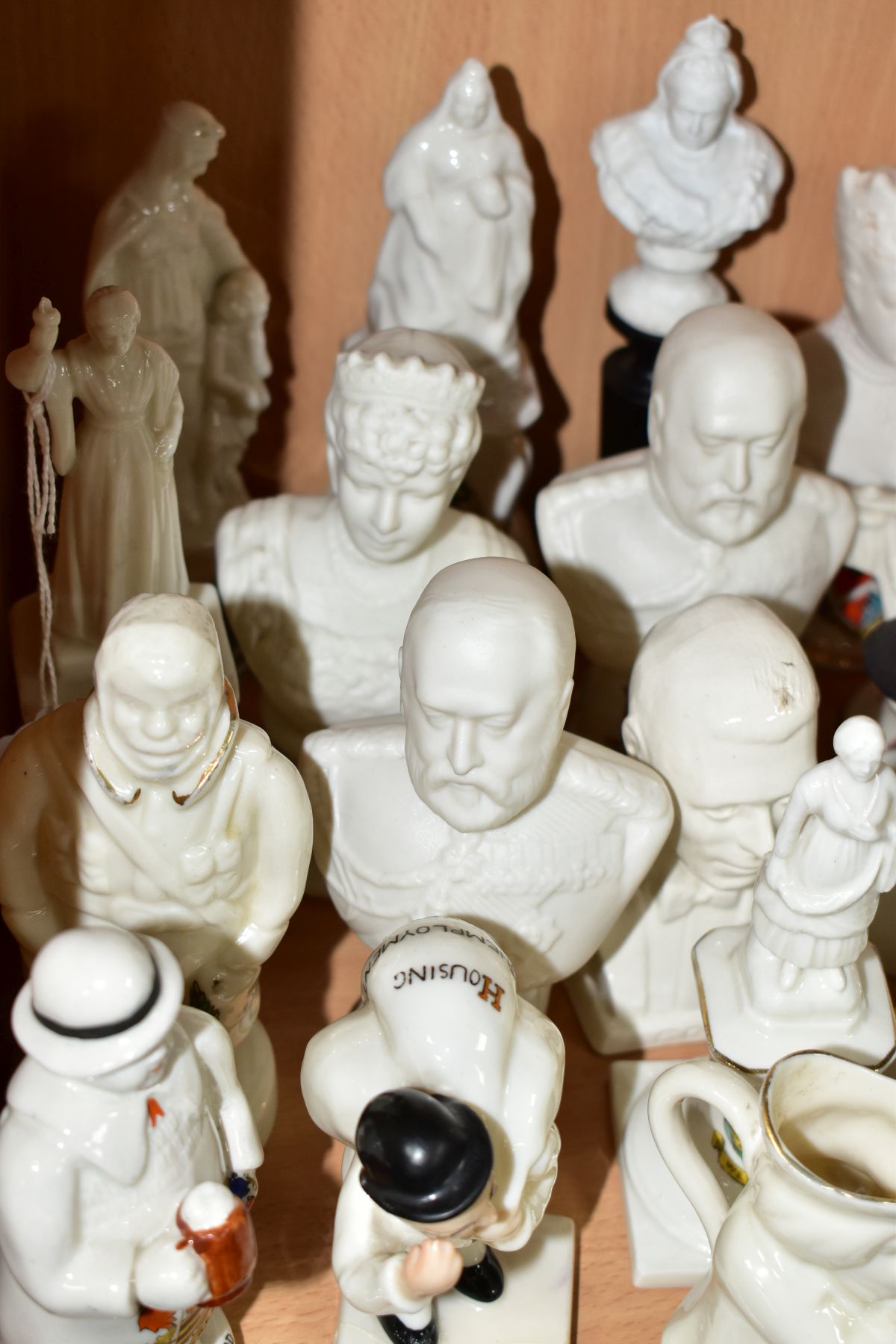 APPROXIMATELY TWENTY EIGHT CRESTED CHINA BUSTS AND FIGURES, ETC, including a Willow Art statue of - Image 6 of 9