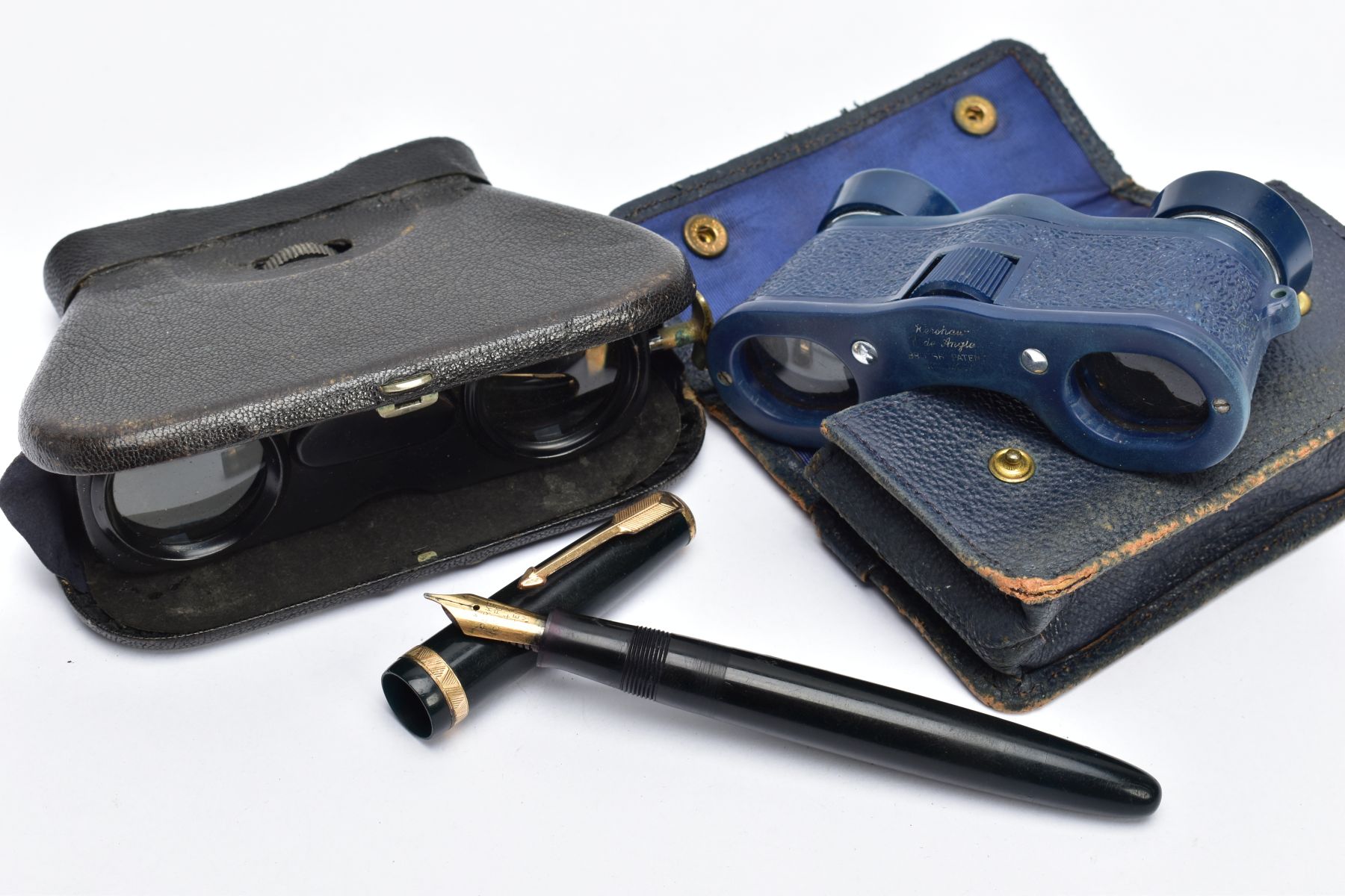 TWO PAIRS OF OPERA GLASSES AND A PARKER FOUNTAIN PEN, a cased pair of blue Kershaw opera glasses,