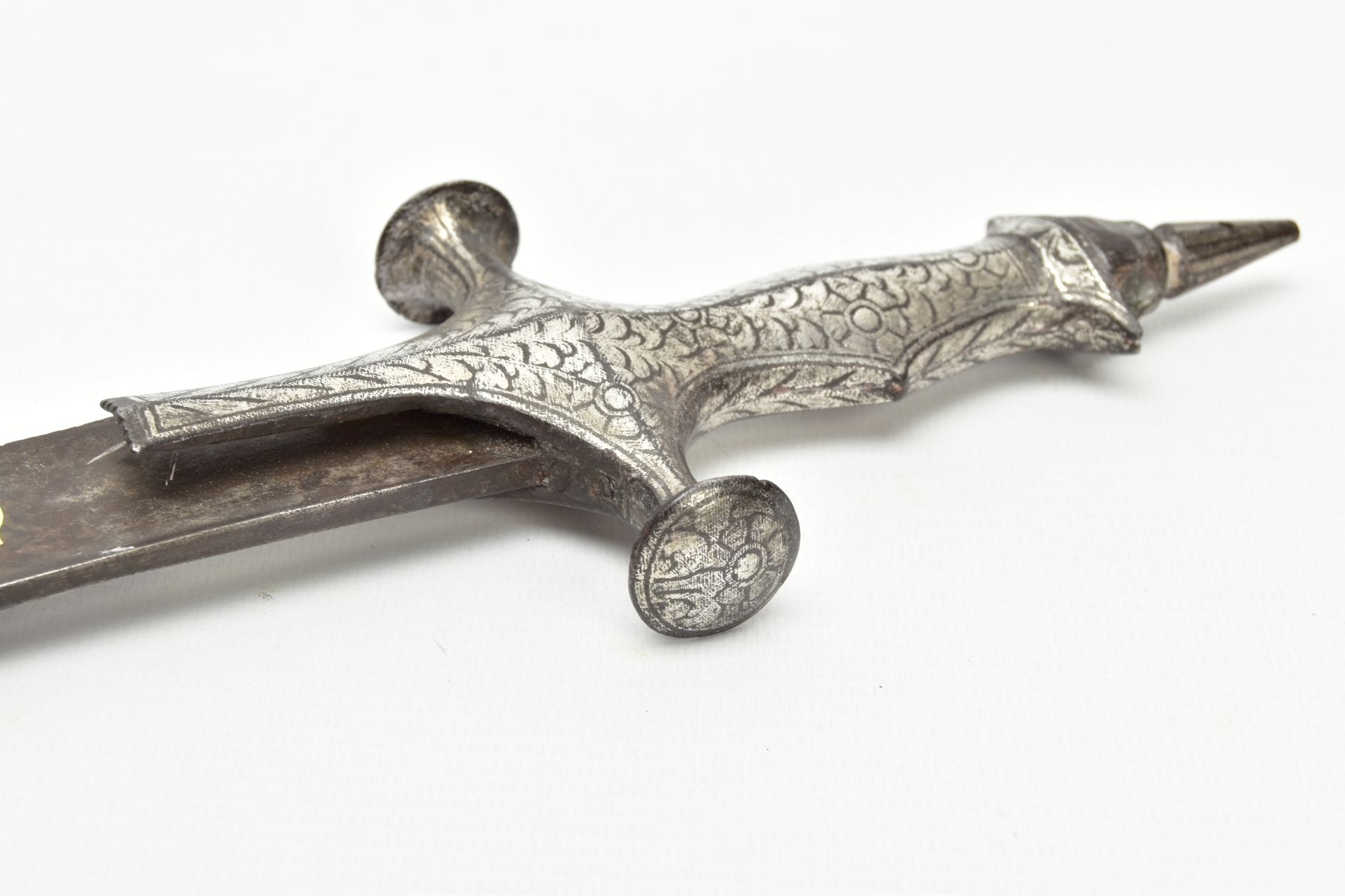 A TALWAR STYLE curved blade sword, blade length approximately 75 cm, ornate white metal grip and - Image 7 of 8