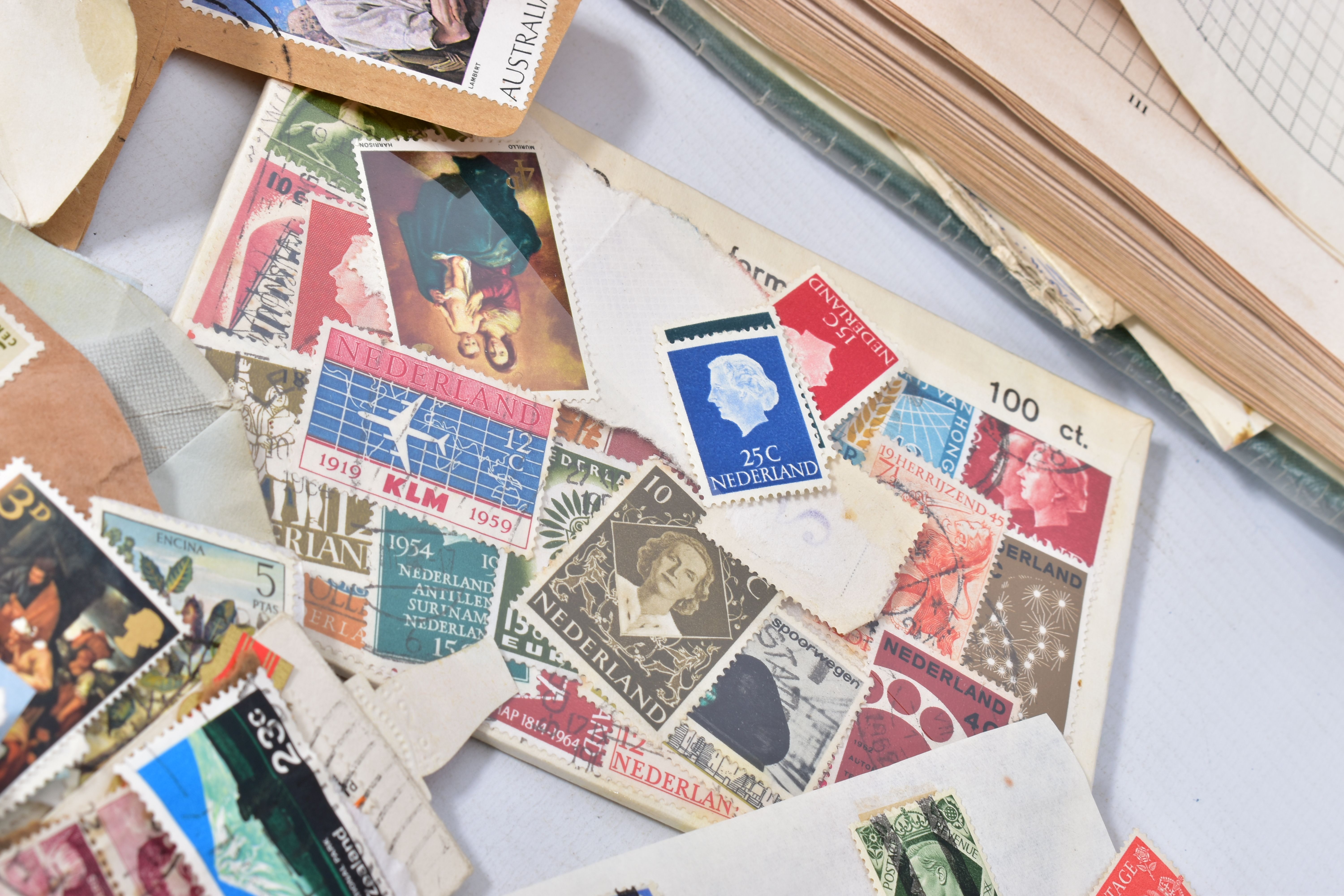 COLLECTION OF MID PERIOD WORLDWIDE STAMPS IN STRAND ALBUM AND LOOSE IN ENVELOPES - Image 8 of 8