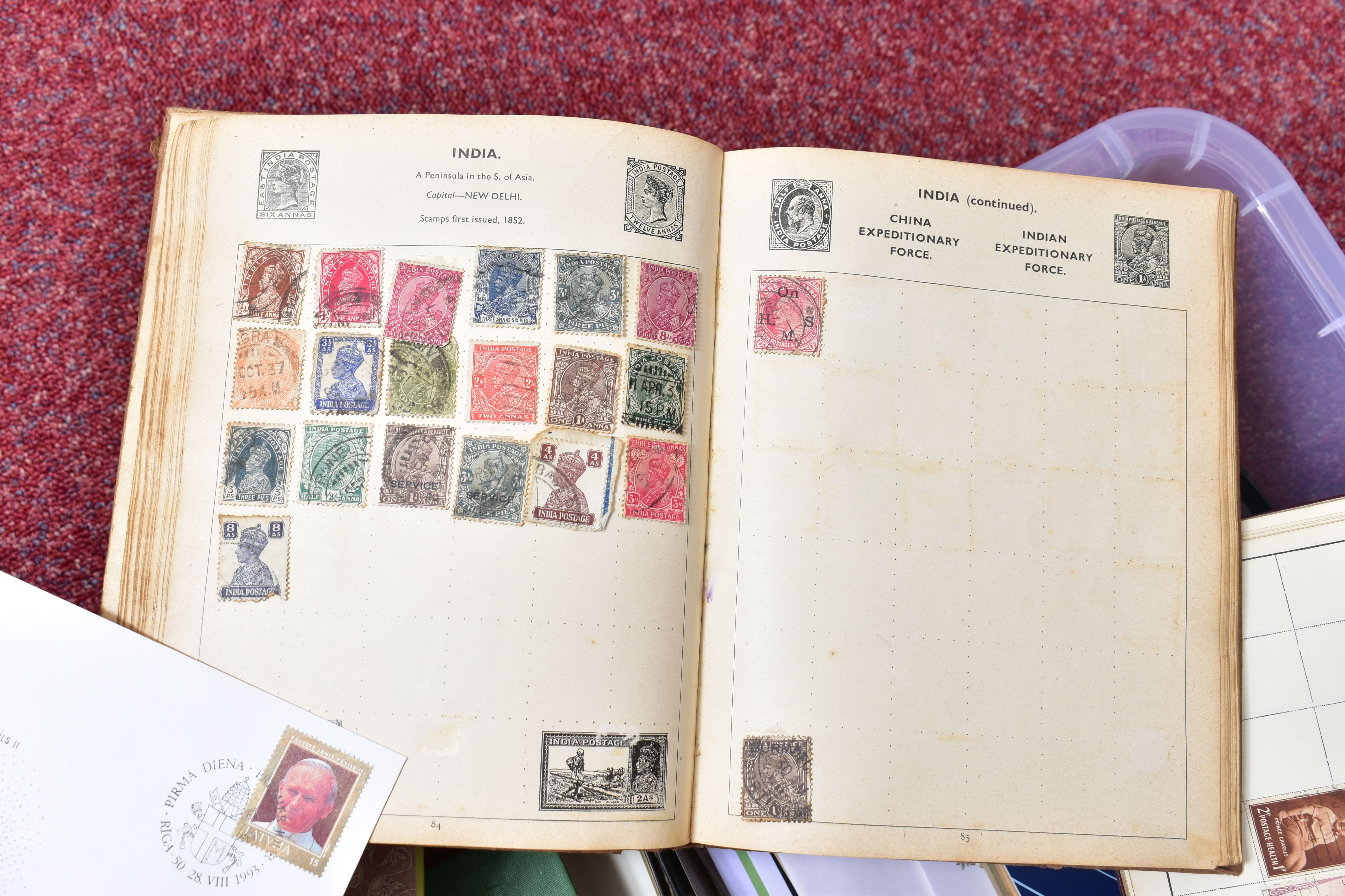 LARGE AND HEAVY COLLECTION OF STAMPS, we note 1960s unused aerogrammes, USA collection, numerous - Image 8 of 11