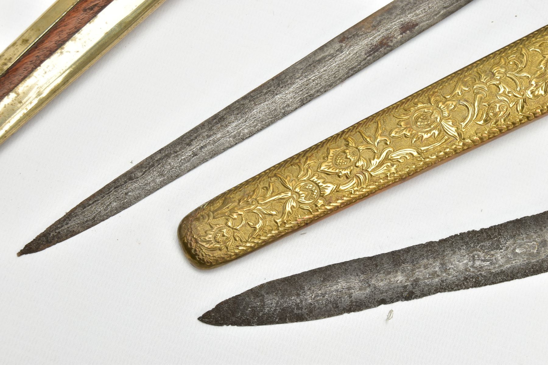 THREE MALAY/INDONESIAN KRIS DAGGERS, all straight blades(bilah), with age, the Bilah are rusted, the - Image 7 of 10