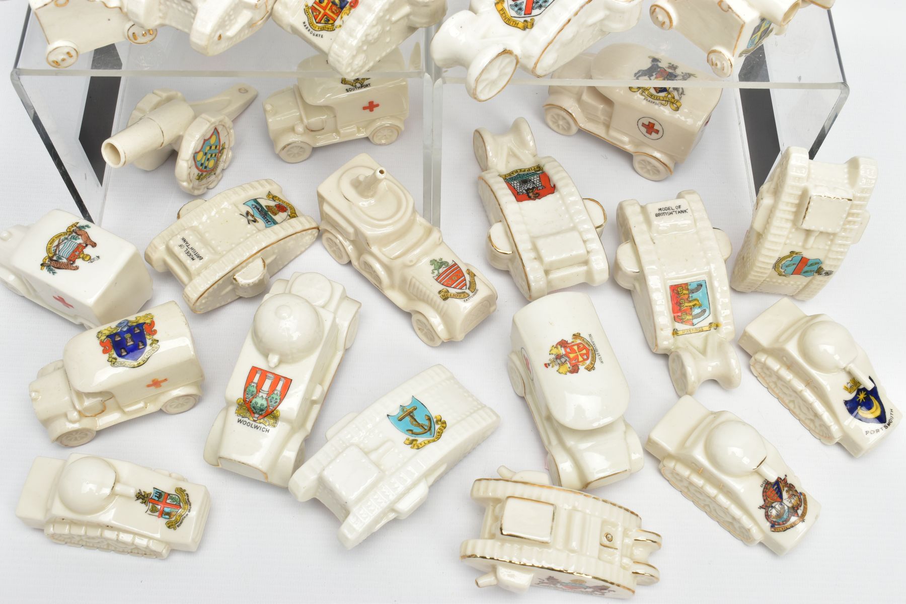 A COLLECTION OF WORLD WAR I CRESTED CHINA, manufactured by Arcadian, Willow Art, Shelley, Carlton, - Image 10 of 18