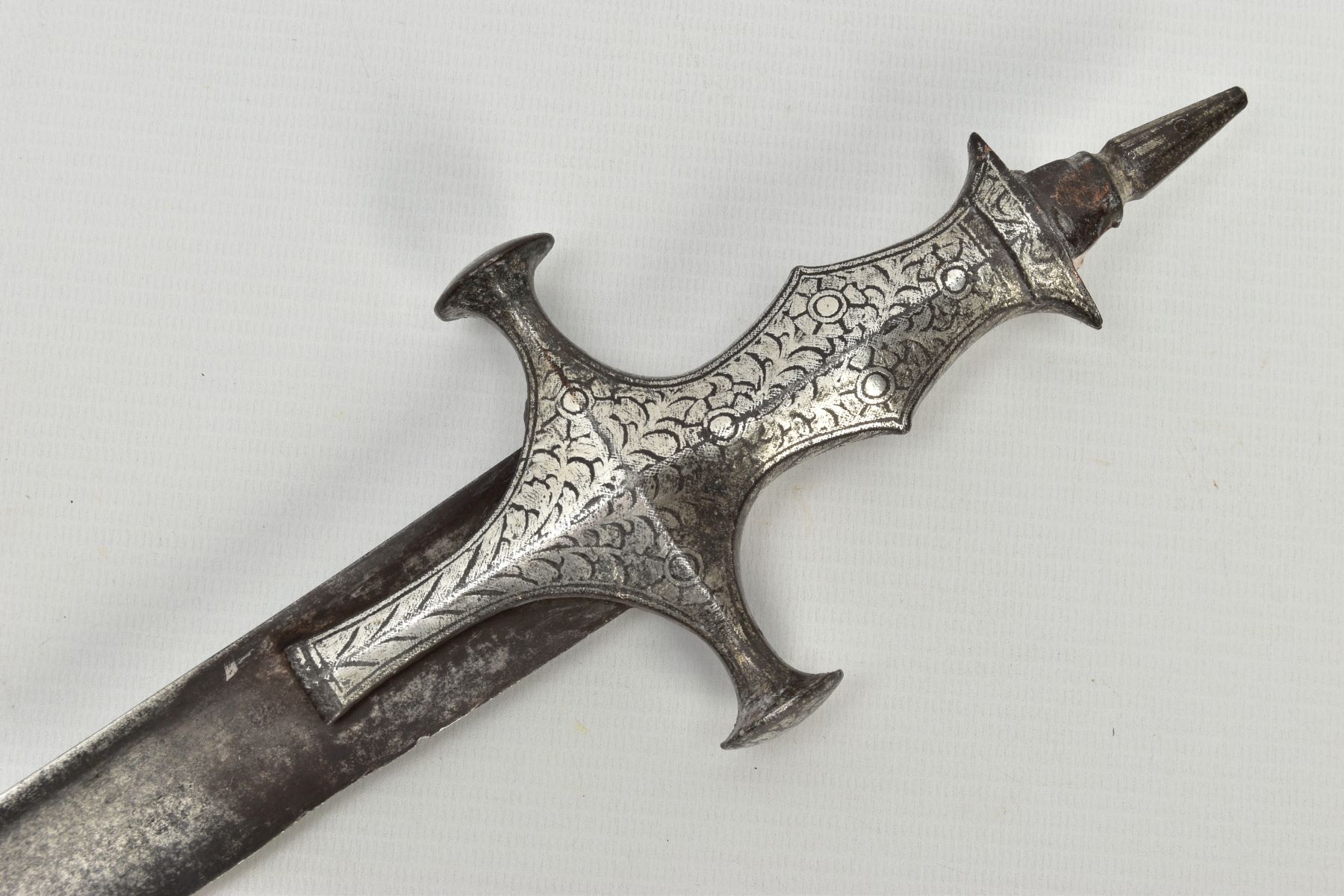 A TALWAR STYLE curved blade sword, blade length approximately 75 cm, ornate white metal grip and - Image 2 of 8