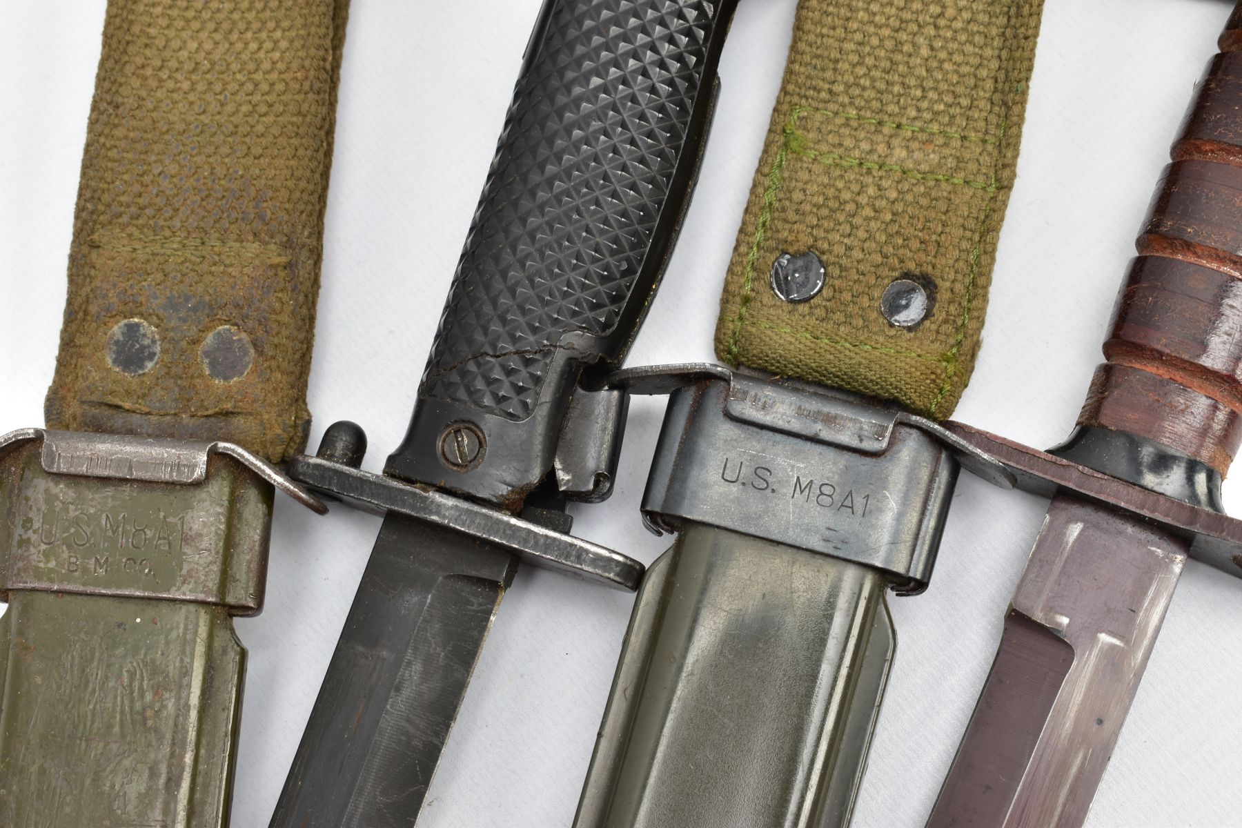 TWO WORLD WAR 2 ERA US ARMY BAYONETS, M4 with canvas/metal scabbard, marked US M4, scabbard marked - Image 3 of 7