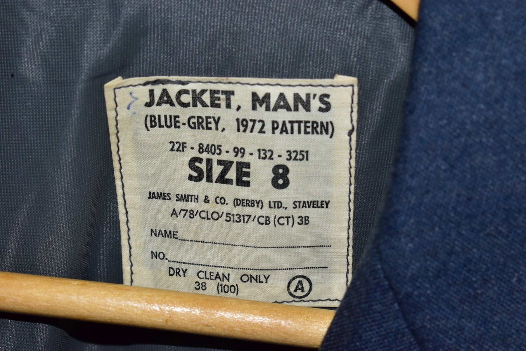 A BOX CONTAINING SEVERAL ITEMS OF ROYAL OBSERVER CORPS UNIFORM, to include jackets, trousers, blazer - Image 12 of 13