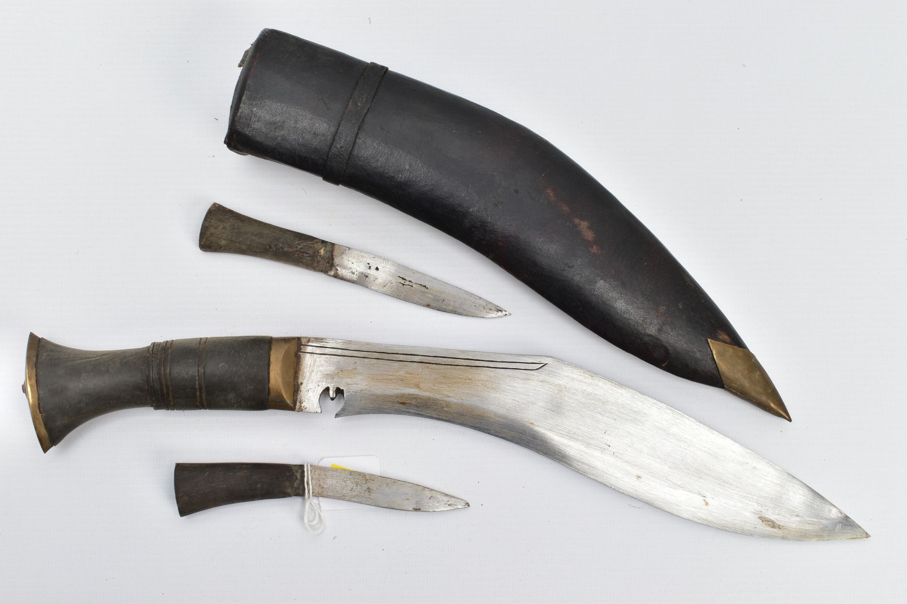 INDIAN SUB CONTINENT KUKRI KNIFE, in original scabbard, together with the two smaller knives - Image 4 of 5