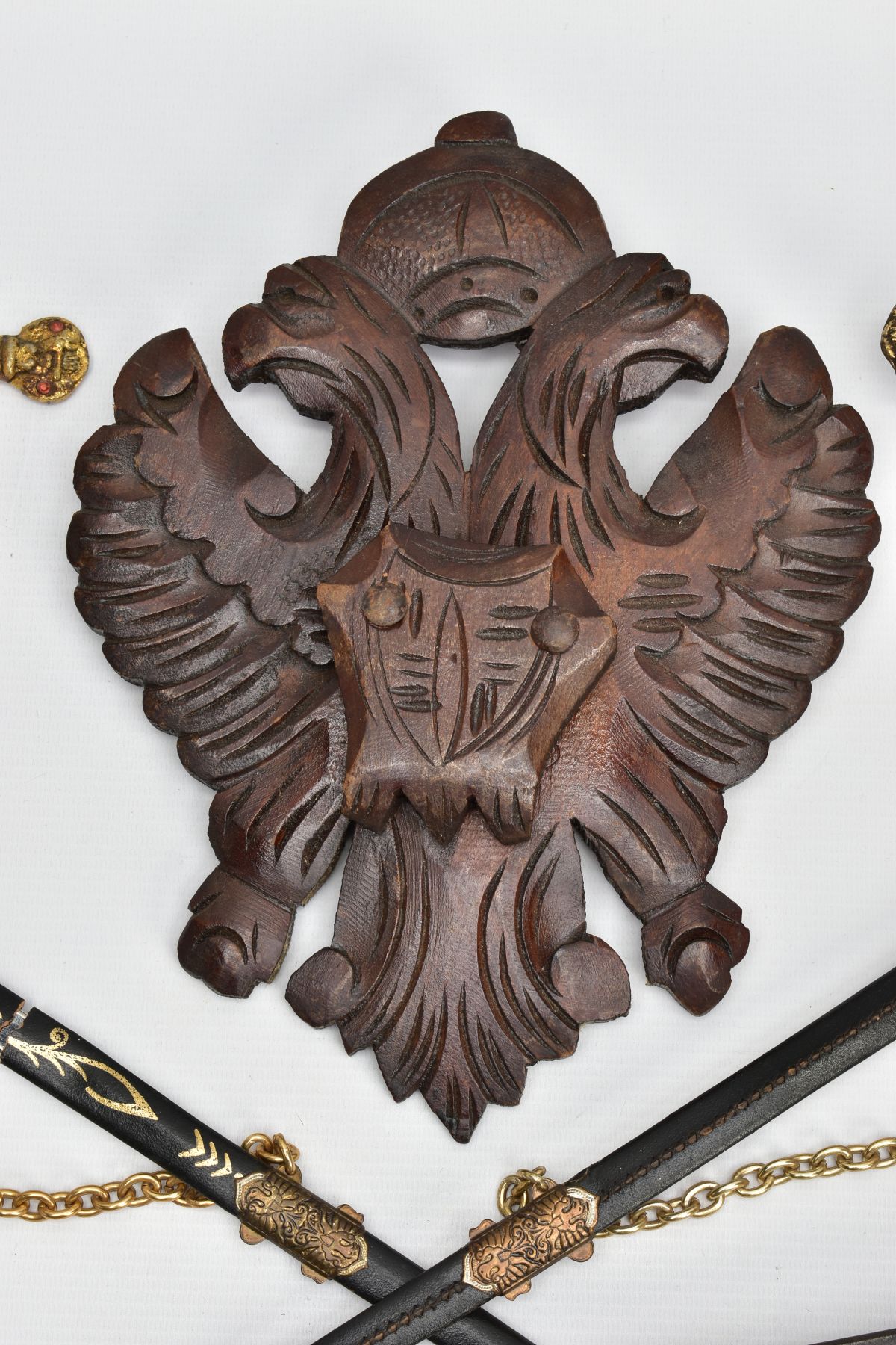 A WOODEN MADE HERALDIC SHIELD, made to display two swords and daggers in a cross design, possibly - Image 2 of 14