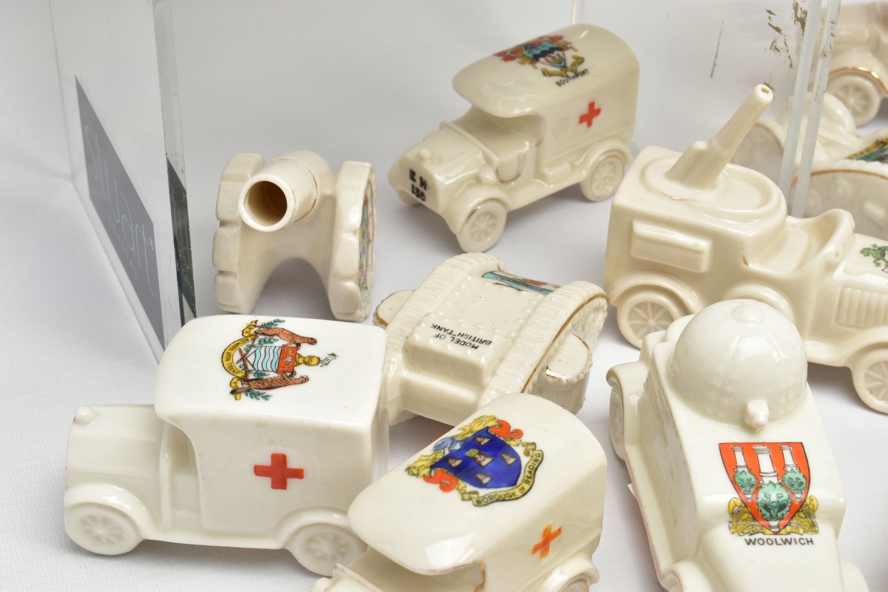 A COLLECTION OF WORLD WAR I CRESTED CHINA, manufactured by Arcadian, Willow Art, Shelley, Carlton, - Image 7 of 18