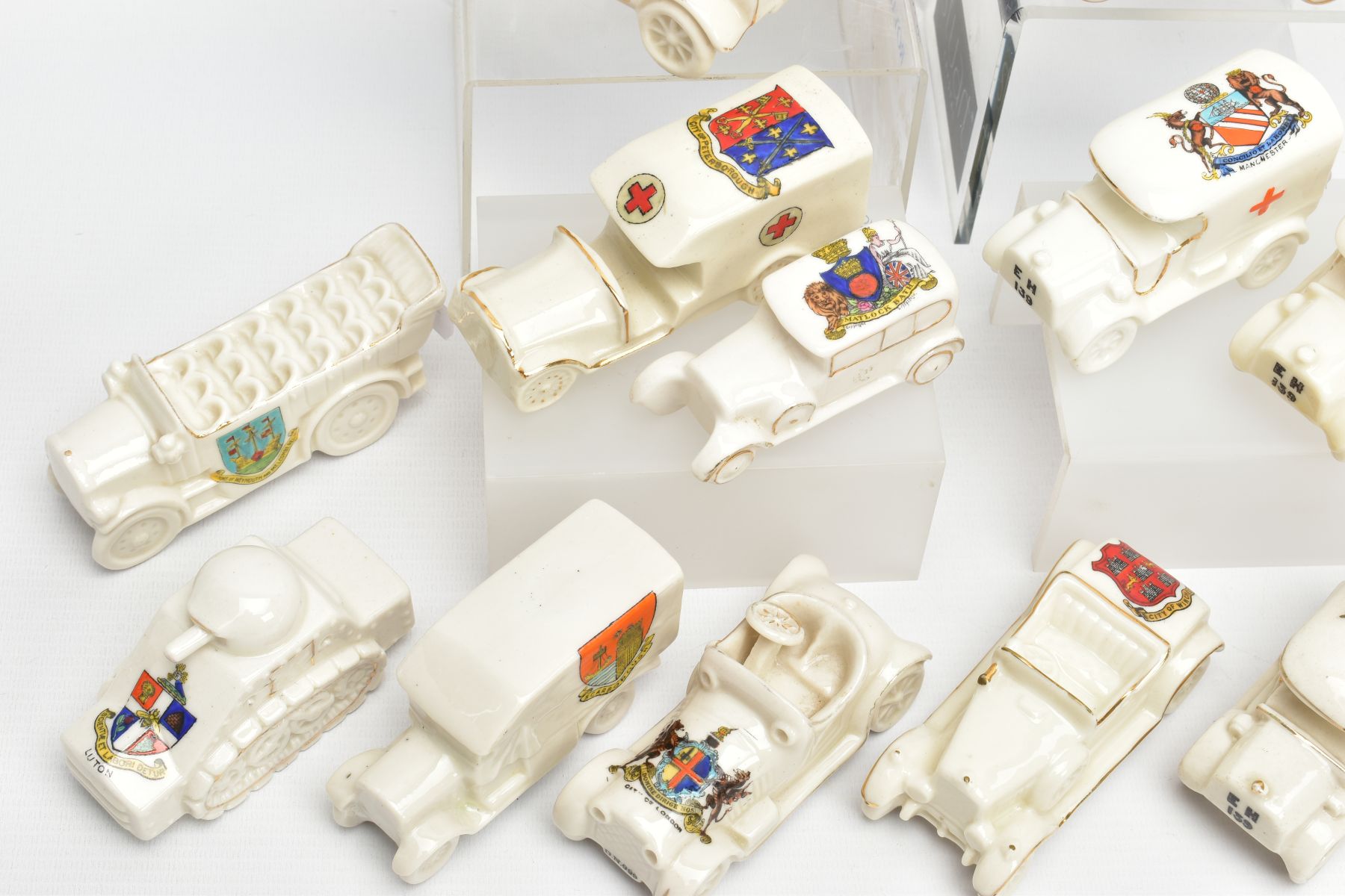 A COLLECTION OF WORLD WAR I CRESTED CHINA, manufactured by Victoria, Botolph, Grafton, Arcadian, - Image 4 of 11