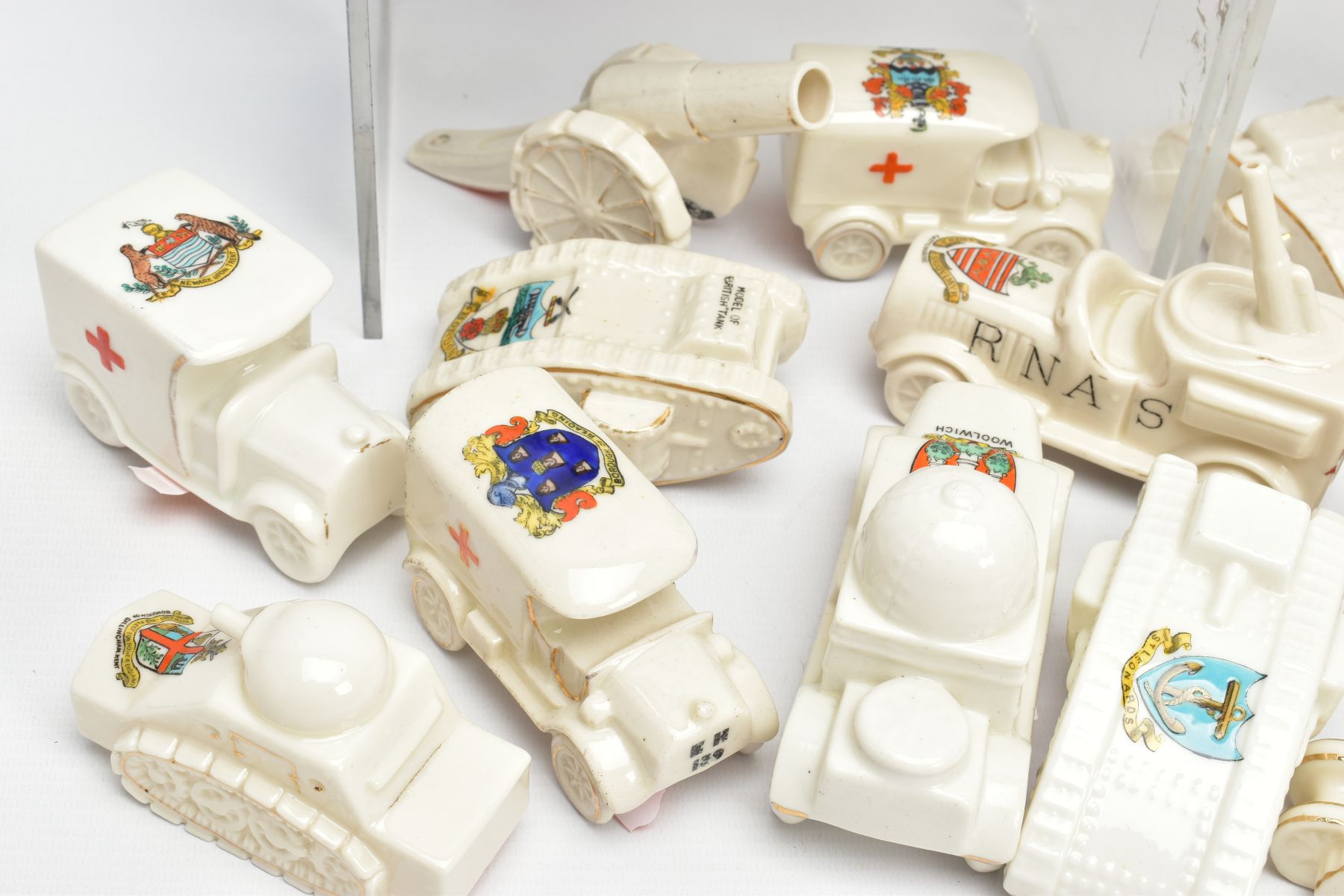 A COLLECTION OF WORLD WAR I CRESTED CHINA, manufactured by Arcadian, Willow Art, Shelley, Carlton, - Image 15 of 18