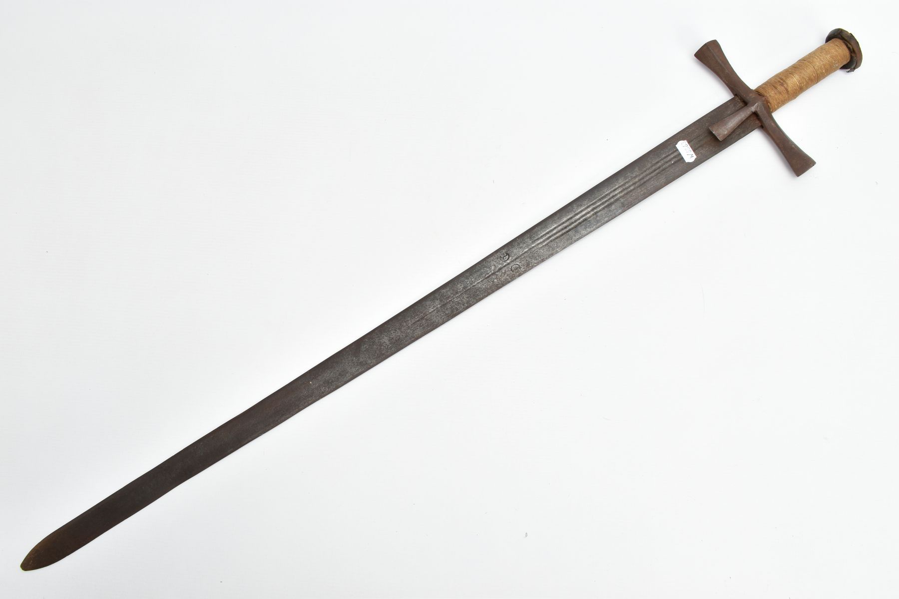 A MEDIEVAL STYLE SWORD, POSSIBLY EUROPEAN IN MANUFACTURE IN THE KASKARAS STYLE, the blade is - Image 10 of 13
