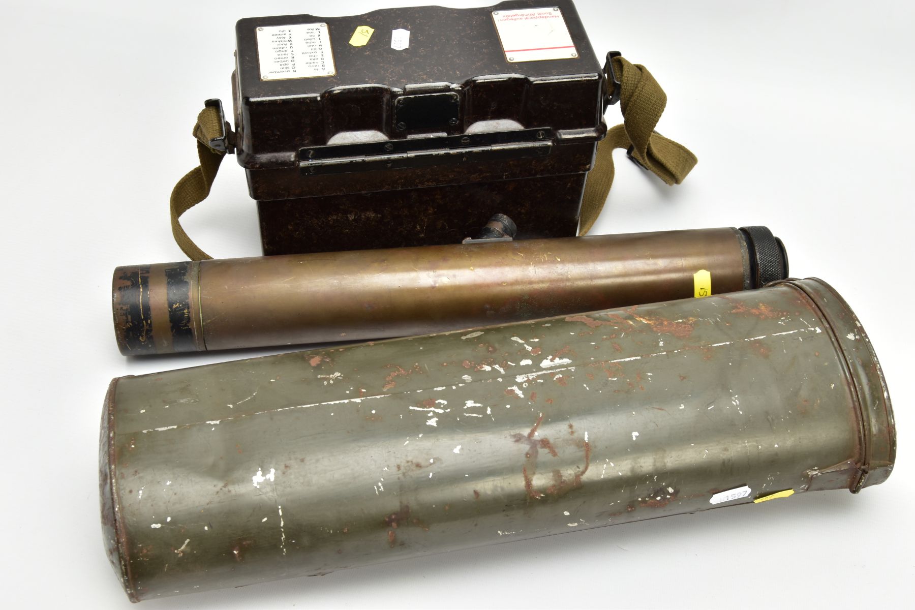 THREE MILITARY ITEMS AS FOLLOWS, A GERMAN MADE FIELD TELEPHONE POST WW2 by Standard Elektrik, - Image 10 of 10