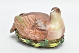 AN EARLY 19TH CENTURY DERBY PORCELAIN TUREEN AND COVER IN THE FORM OF A PARTRIDGE, CIRCA 1815-20,