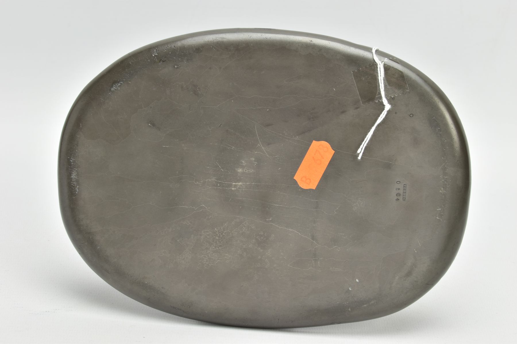 A TUDRIC PEWTER OVAL DISH, cast with a sinuous scrolling design, stamped 'Tudric 0164' to the - Image 4 of 5