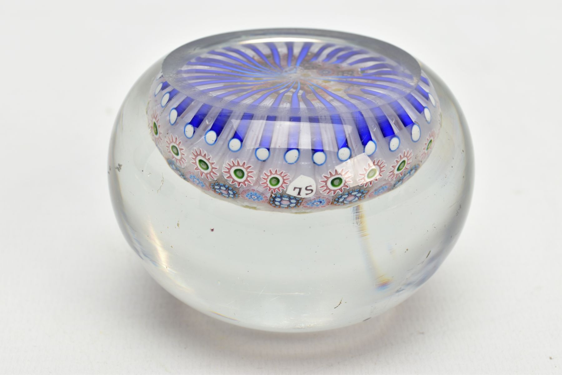 A 19TH CENTURY ST. LOUIS CONCENTRIC MILLEFIORI PAPERWEIGHT, centre dancing devil cane surrounded - Image 5 of 14